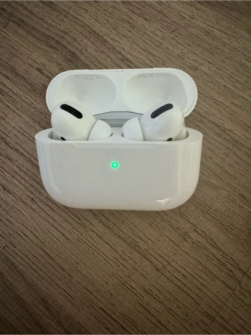 Apple AirPods Pro (White) with Charging Case